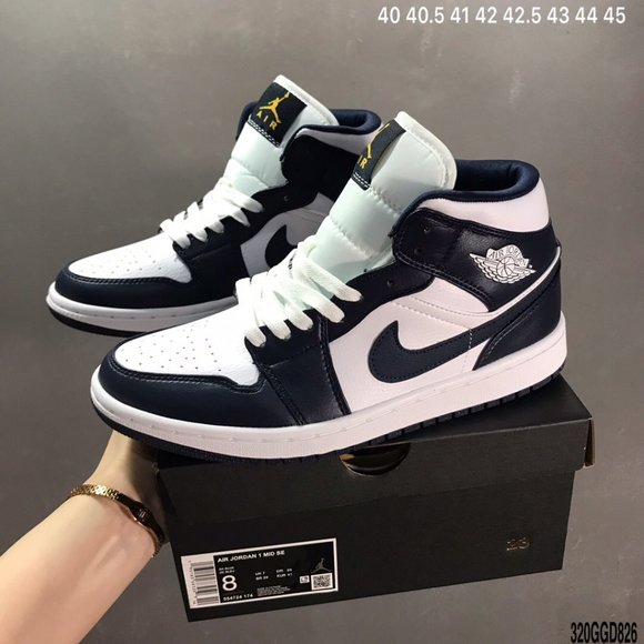 Athletic_Shoes